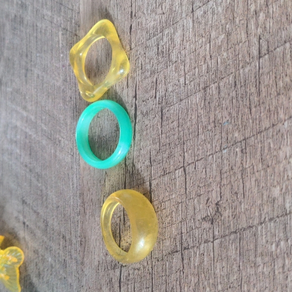 10 Rings & 2 butterfly clips - Picture 4 of 5